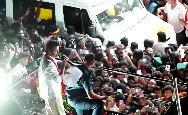 కరూర్ దుర్ఘటనను మనం ఎలా అర్థం చేసుకోవాలి? తప్పు విజయ్ దేనా? లేక ప్రభుత్వానిదా?