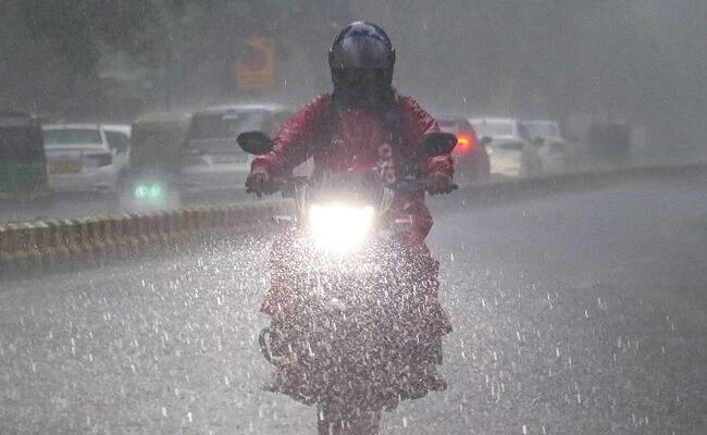 బంగాళాఖాతంలో అల్పపీడనం.. భారీ వర్షాలు