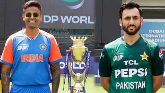 India vs Pak : ఇండియా పాక్ మ్యాచ్ కు ఇంకా అమ్ముడుపోని టికెట్లు కారణం ఇదేనా?