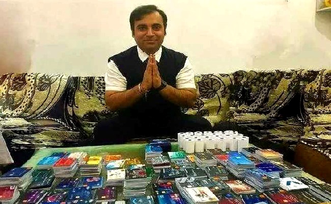 ఓ వ్యక్తి దగ్గర 1638 క్రెడిట్ కార్డులు ఉన్నాయంటే నమ్ముతారా? గిన్నీస్ రికార్డ్ సాధించిన భారతీయుడు..
