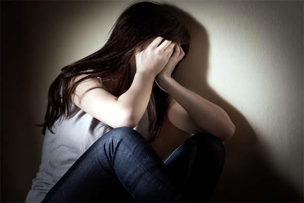 రన్నింగ్ ట్రైన్ లో మహిళపై అత్యాచారం. ఎక్కడో తెలిస్తే షాక్ అవుతారు…